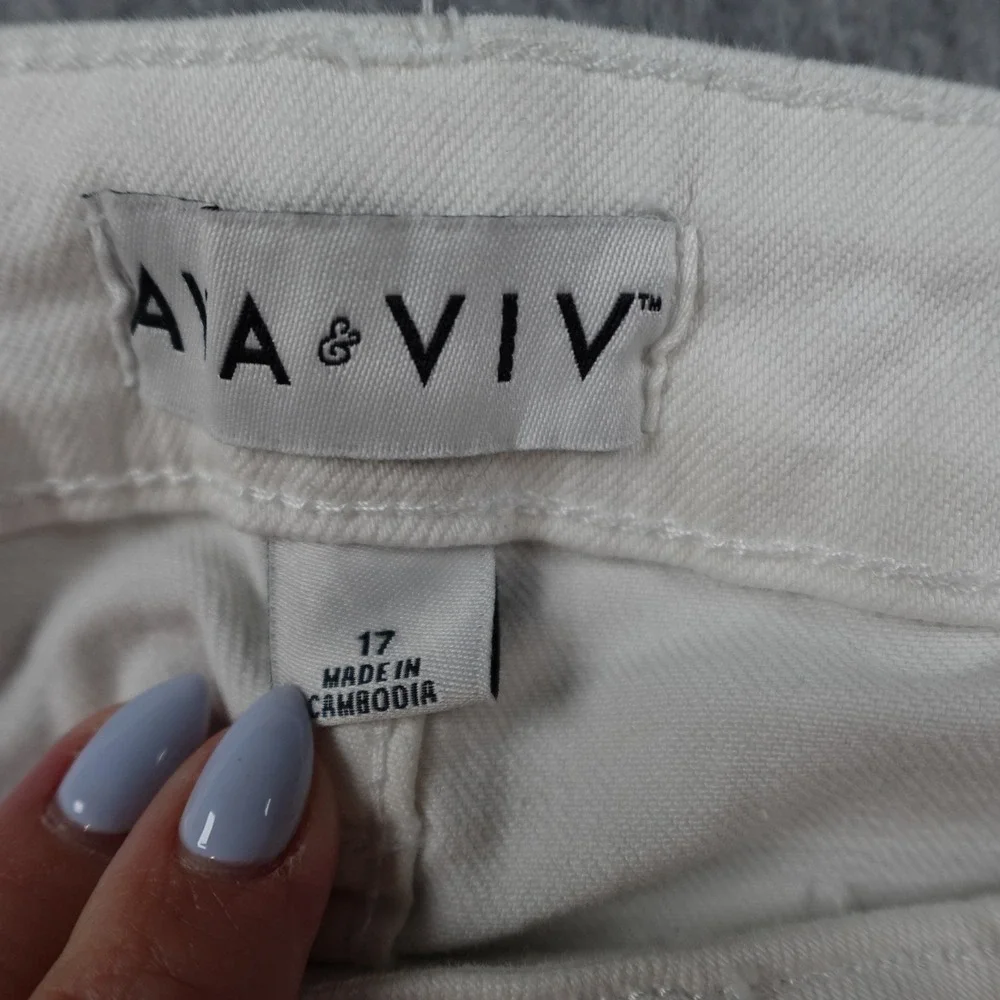Ava & Viv Jeans Women 17 White Straight Button Fly Raw Hem High Waist Cuffed